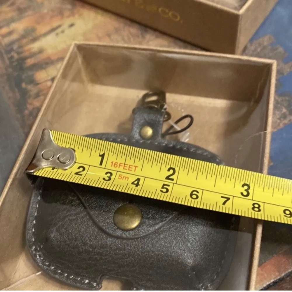 Frye Vegan Leather Earbud Case- Pro NIB! Brown Cognac NEW IN GIFT BOX ☝🏻🥳🎁 - Picture 3 of 4
